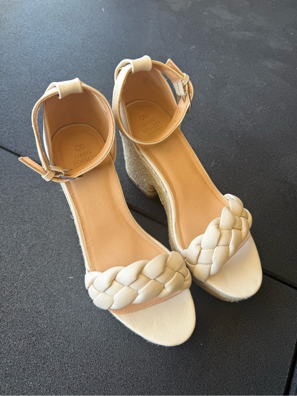 Oasis Society Wedge